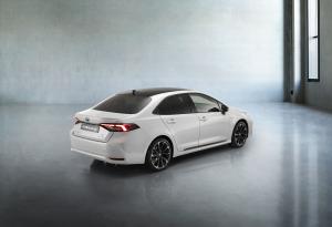 Toyota Corolla Hybrid Sedan GR Sport 2020 года  (EU)